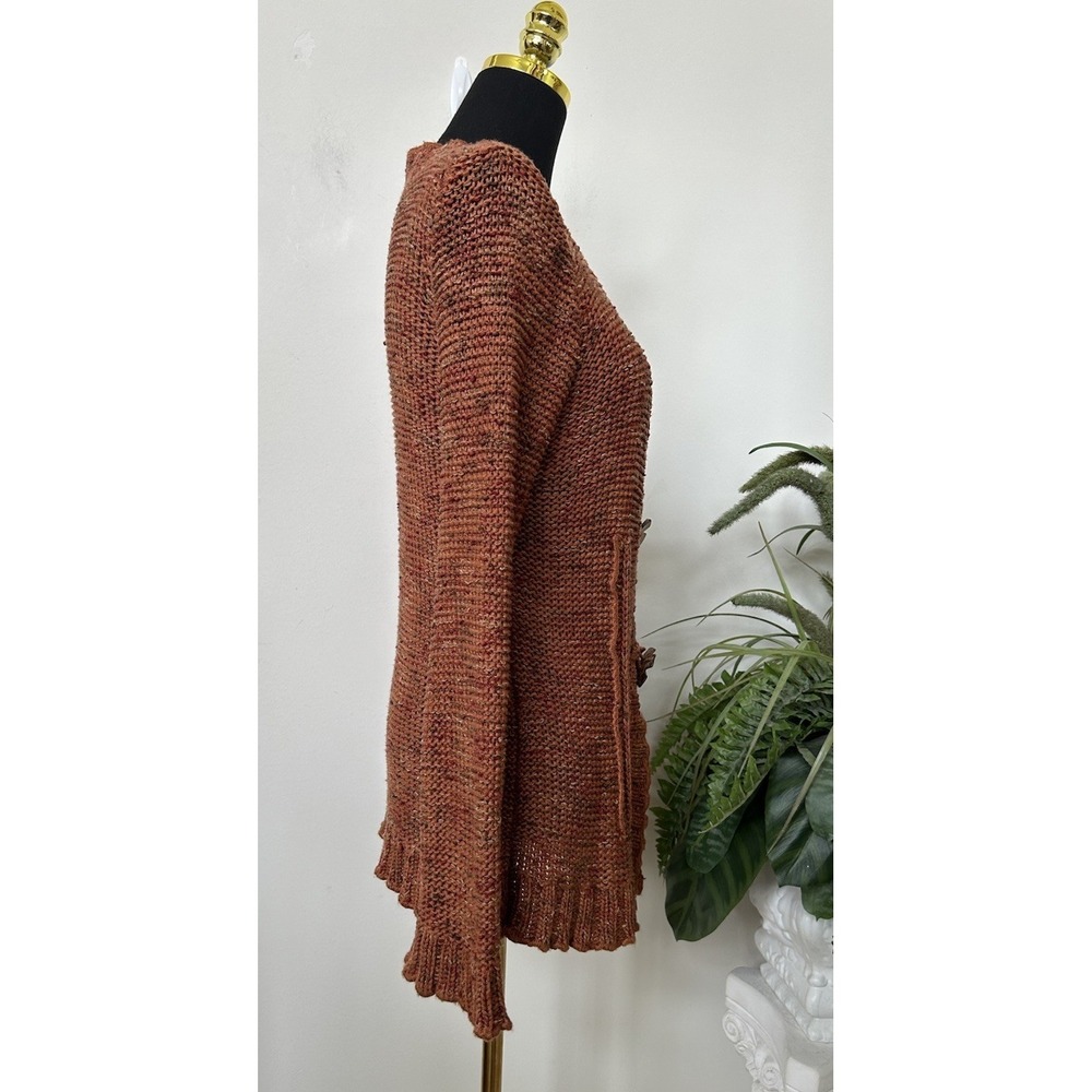 BCBGMAXAZRIA Rust Orange Hippie Cardigan Sweater Wood Flower Button Y2K Boho XL - Picture 4 of 6